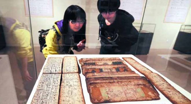 Lijiang Dongba relics on display in National Museum