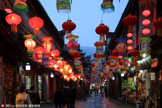 Top 10 destinations for lovers on Chinese Valentine's Day