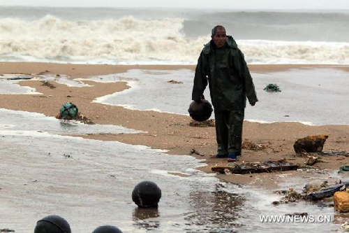 Typhoon Muifa sweeps over coast of Qingdao