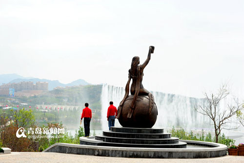 Musical fountain entertains Qingdao expo visitors