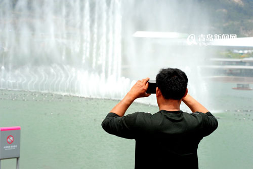 Musical fountain entertains Qingdao expo visitors