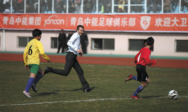 Football kicks off at city schools