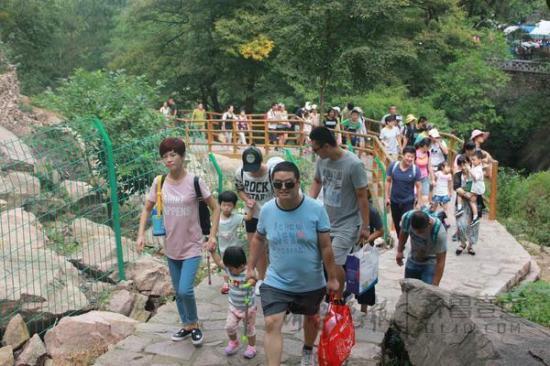 Qingdao receives 1.6m tourists during Mid-Autumn Festival