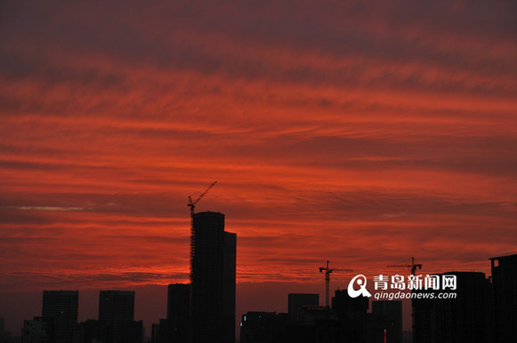 Burning clouds illuminate Qingdao sky