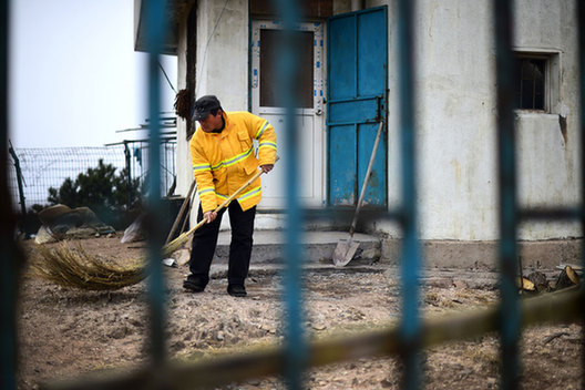 Man spends Spring Festival guarding mountain alone