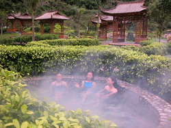 Qingyuan: start with delicious food and end with hot springs