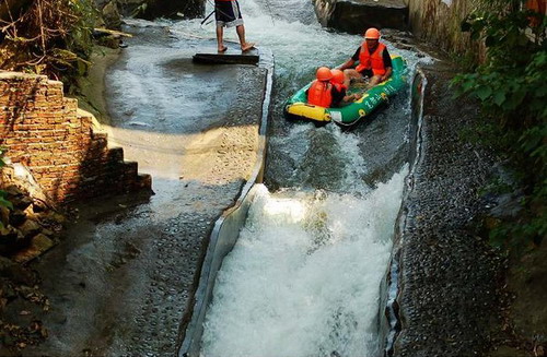 Rafting in Qingyuan