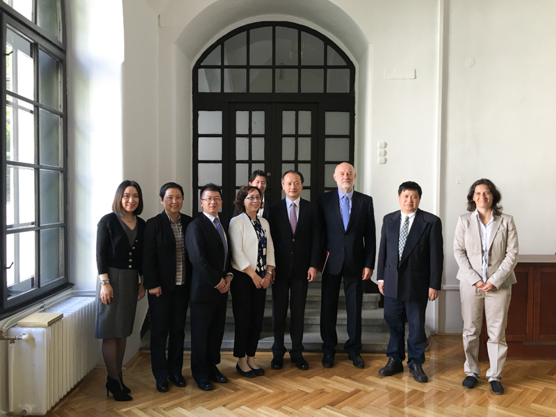 Xia Mingjiu visits Poland, Hungary, and Sweden