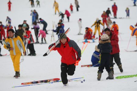 Sports on snow become favourite holiday choice for Chinese