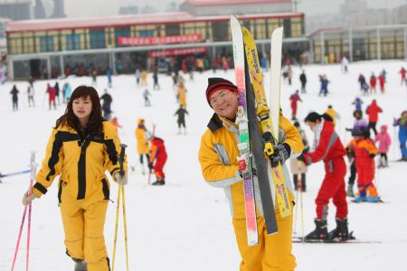 Sports on snow become favourite holiday choice for Chinese