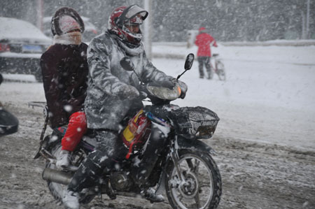 Snowstorm raids Shandong province