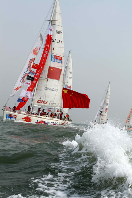 09-10 Clipper Round the World yacht race sails off from Qingdao