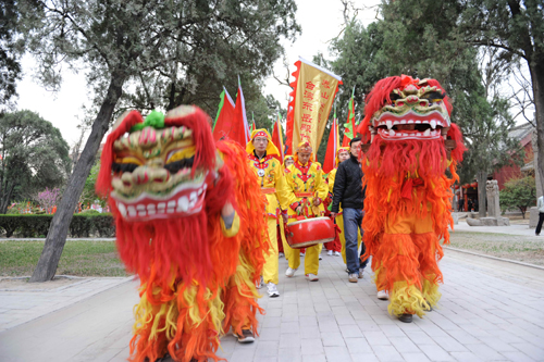 2011泰山东岳庙会在山东泰安举行