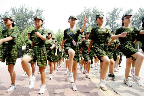 Pupils enjoy summer military training in Jinan