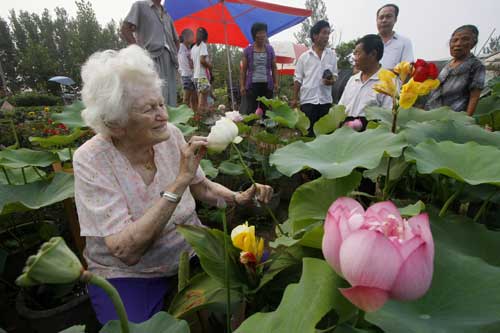 Love for China blooms in heart of American