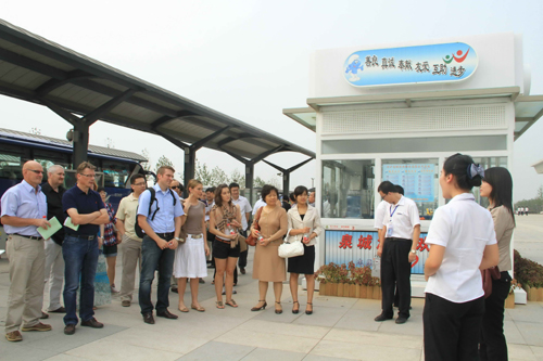 Foreign friends engage in Jinan's city management