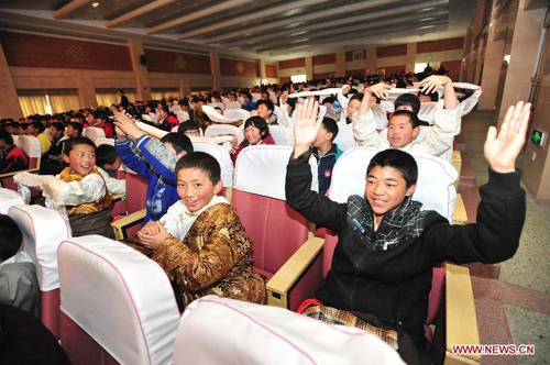 Tibetan New Year celebrated at Ji'nan Tibet Middle School