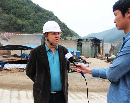 Baoji-Lanzhou railway line under construction