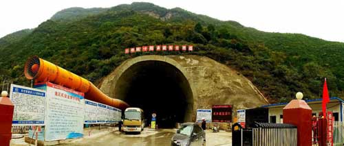 Baoji-Lanzhou railway line under construction