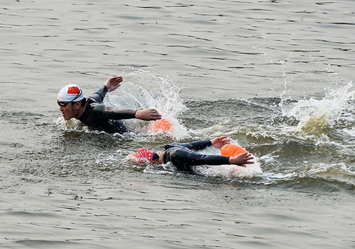 E China opens its winter swimming festival