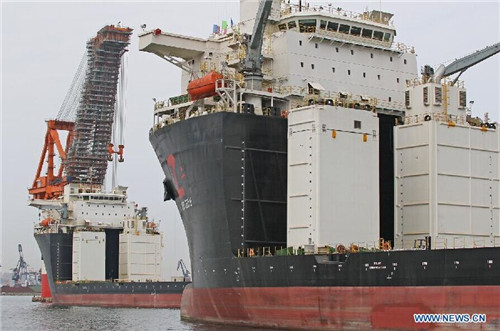 Two 50,000-dwt semi-submersible heavy lift vessels delivered Yantai