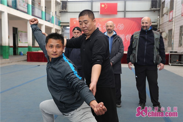 International martial arts lovers learn Kung fu in Jining