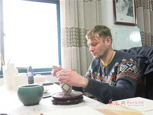 Qingdao porcelain amazes German artists