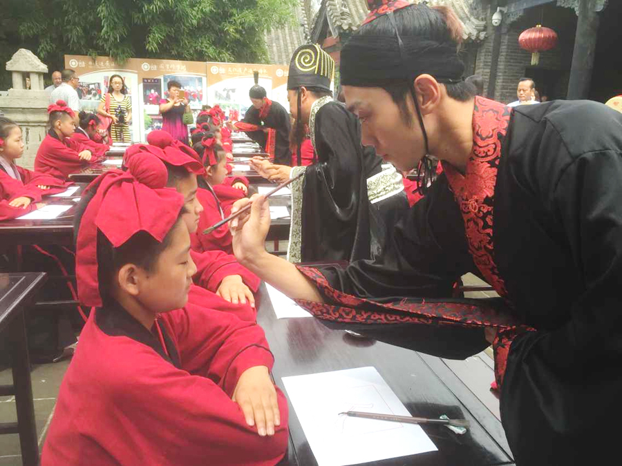 Children experience First Writing Ceremony in Shandong