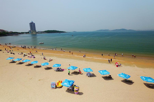 No 1 bathing beach of Qingdao in Shandong opens to public