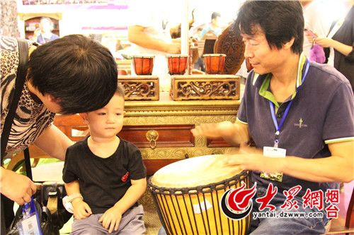 Highlights of Yantai folk arts and crafts fair