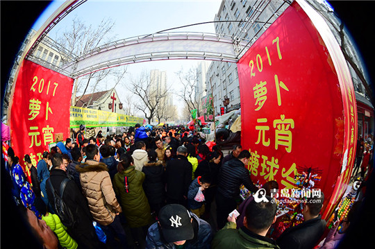 Qingdao folk fair gains popularity on opening day