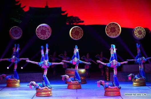 Top acrobats compete in Penglai
