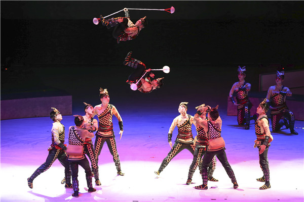 Chinese acrobats steal the show in Shandong