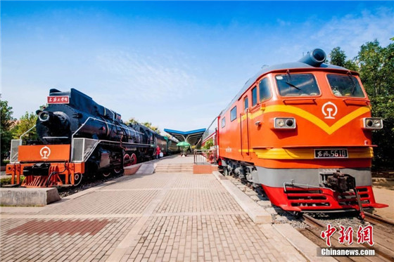 Go loco for Chinese university's classic train exhibition