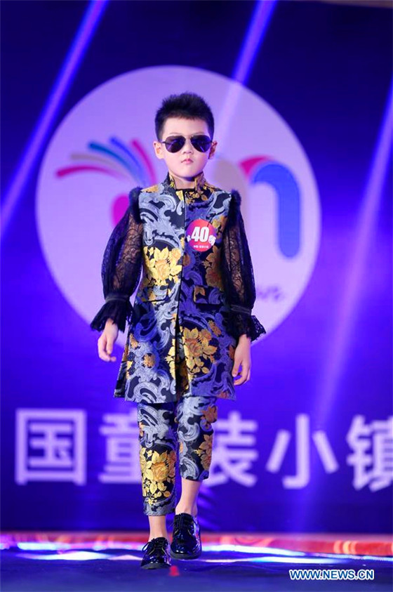 Children model contest held in Qingdao