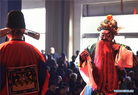 Opera troupe gives free performance for villagers in Shandong