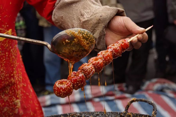 'Tanghulu' Snack Festival opens in Yantai