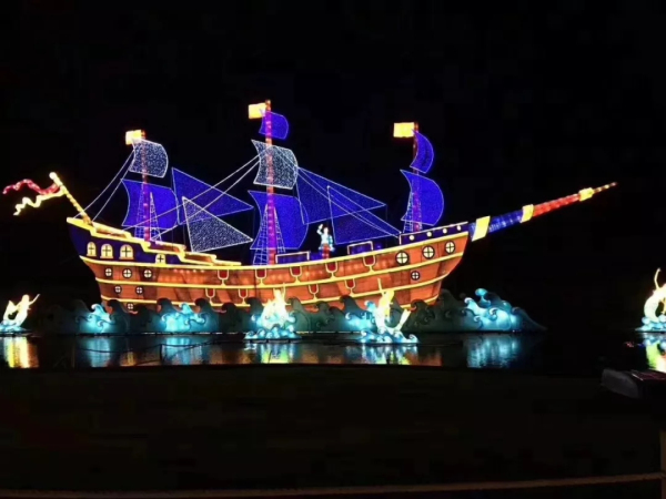 Gorgeous light show on display in Yantai Golden Beach