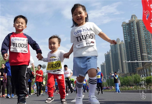 Dongying hosts marathon along Yellow River estuary