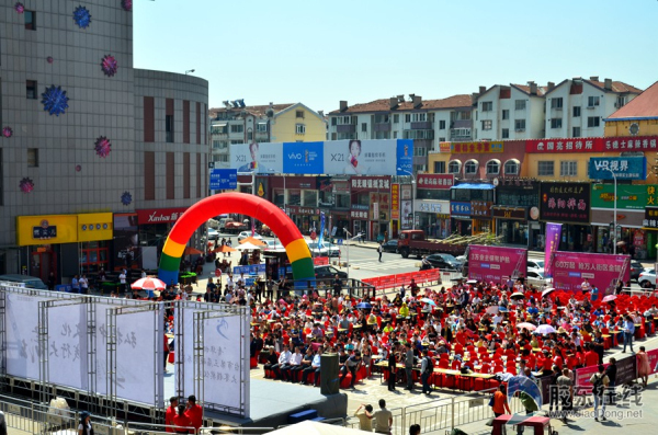 Hard-pen calligraphy contest gathers thousands in Yantai