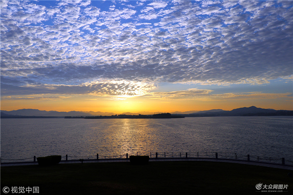 Qingyun Lake captured through lens
