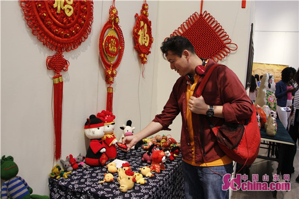 Expats experience handicraft traditions in Shandong