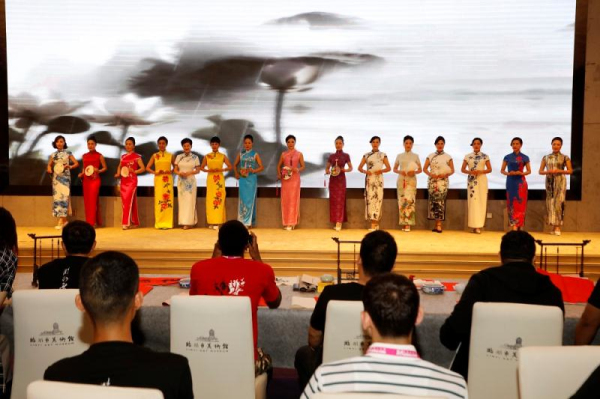 In pics: Overseas students experience delights of Linyi