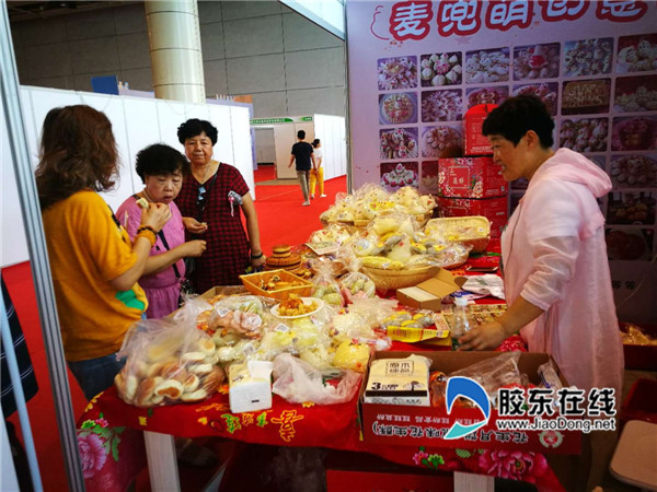 'Jiaodong bobo' shines at Yantai Food Exhibition