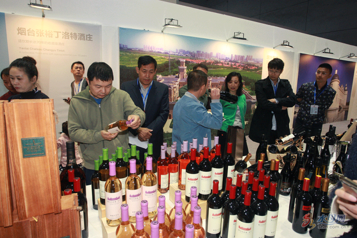 Snapshots from the 2018 Yantai Intl Wine Exposition