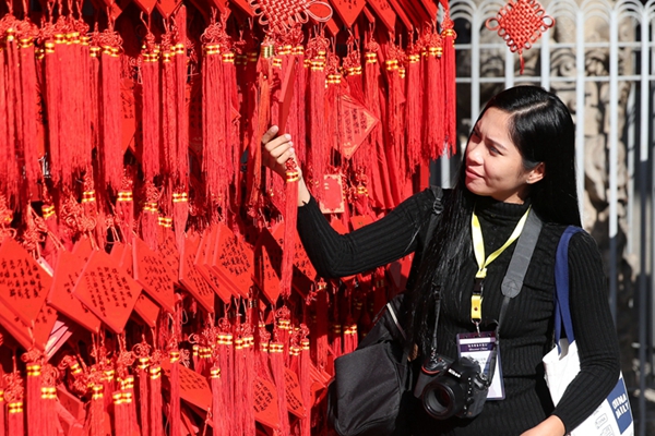 Foreign reporters experience traditional culture in Qufu