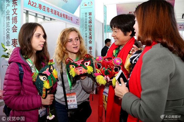 Cultural expo dazzles Taierzhuang ancient town