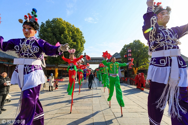 Temple fair dazzles Taierzhuang ancient town