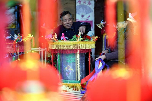In pics: revolving lanterns a hit to welcome Spring Festival in Linyi