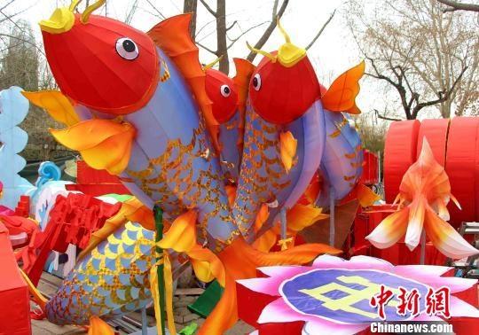 Baotu Spring Lantern Fair under preparation for Chinese New Year